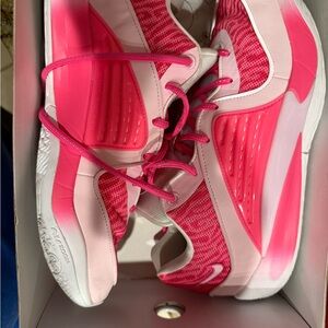 Nike Women's Athletic Shoes - Pink and White